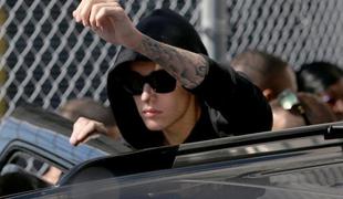 Bieber v letalu kadil marihuano, pilot je moral nositi masko