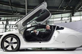 Volkswagen z milijardnimi naložbami napovedal vzpon na avtomobilski vrh