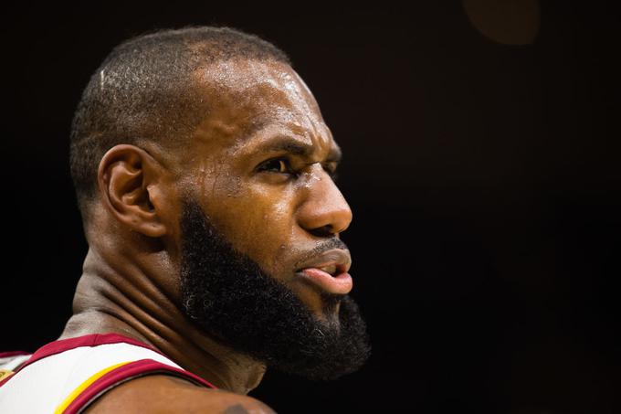  LeBron James meni, da jim peša igra v obrambi. | Foto: Guliverimage/Getty Images