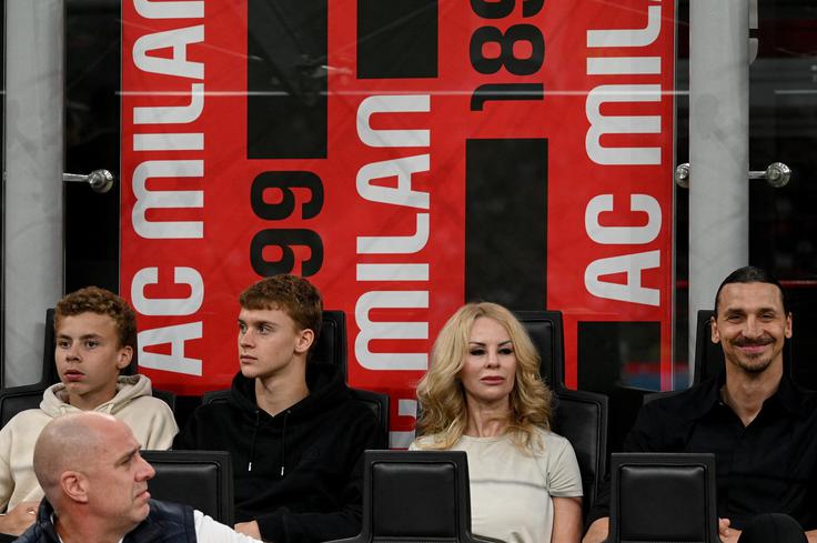 Družina Ibrahimović Seger: mama in oče s sinovoma Vincentom in Maximilianom. | Foto: Profimedia