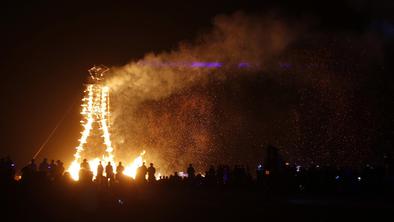 Festival Burning Man končal v plamenih (foto)
