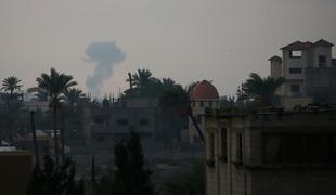 Izrael z letalskim napadom na Gazo #video