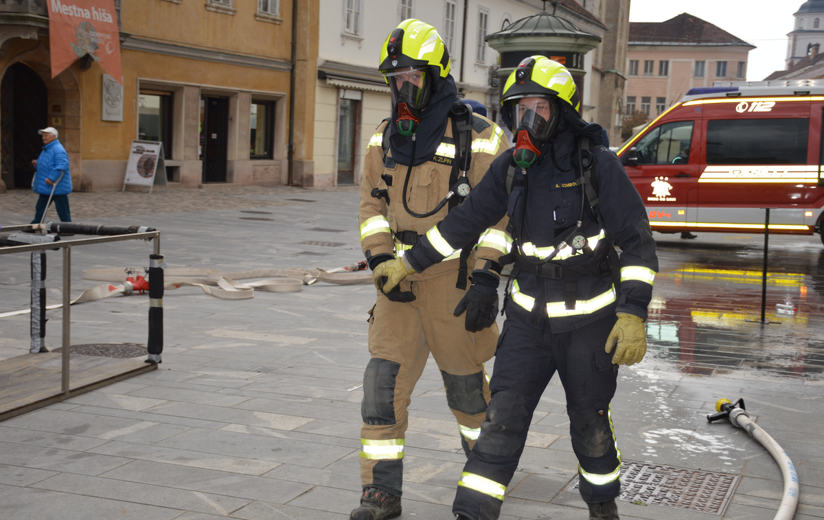 Gasilci | V Tuhinjski dolini je brez elektrike ostalo okoli 1.500 odjemalcev. 