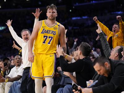 Navijači Lakersov navdušeni! Ne le noč čarovnic, ampak tudi čarovnika Luke Dončića?