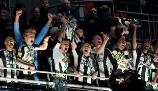 Newcastle prek Liverpoola na Wembleyju do prve lovorike po 70 letih