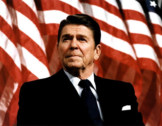 Veliko zaslug za to, da so v marsikateri državi začeli verjeti, da je Crypto AG povezan z ameriškimi oblastmi, je imel nekdanji predsednik ZDA Ronald Reagan, ki se je leta 1986 hvalil s prestrezanjem libijskih šifriranih komunikacij v zvezi z bombnim napadom na diskoteko v zahodnem Berlinu. | Foto: Getty Images