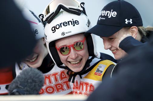 Rekordni polet Nike Prevc z rekordnim številom ogledov