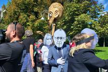 Protesti- Blejski strateški forum