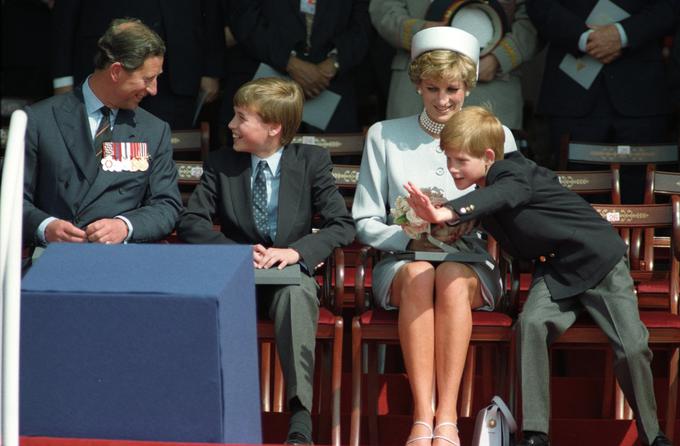 Princ Charles in Diana sta po turbulentnem letu 1992 napovedala ločitev, ki je bila uradna leta 1996, leto pred njeno smrtjo v Parizu. | Foto: Reuters