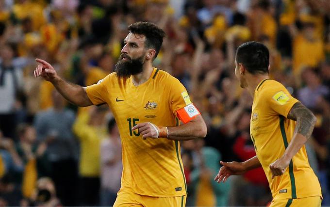 Mile Jedinak že vrsto let igra za avstralsko reprezentanco in je njen kapetan. | Foto: Reuters