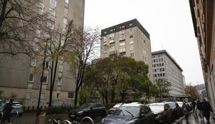 Eno stanovanje, trije oglasi, pet agencij: kako deluje slovenski nepremičninski kaos?