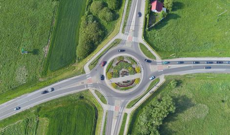 Varna in pravilna vožnja po krožnih križiščih vpliva na boljšo pretočnost prometa