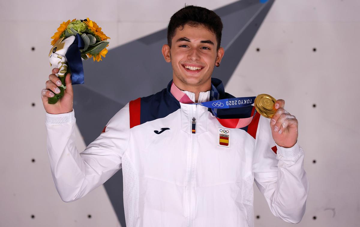 Alberto Gines Lopez | Zgodovinsko prvo olimpijsko zlato medaljo v plezanju je osvojil komaj 18-letni Španec Alberto Gines Lopez. | Foto Reuters