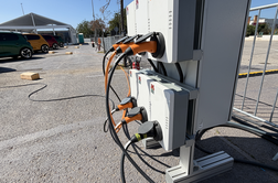 Ibiza namesto Dolenjske: kako so tam polnili twinge in njihov pomen za Revoz