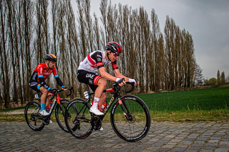 Jan Tratnik in Tadej Pogačar na dirki Dwars Door Vlaanderen, dirki pred Flandrijo. | Foto: Guliverimage/Vladimir Fedorenko