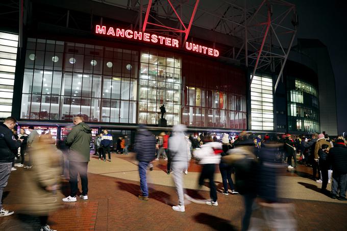 Manchester United bo ob 300.000 evrov zaradi manjših odstopanj pri končnem izidu poslovanja. | Foto: Reuters