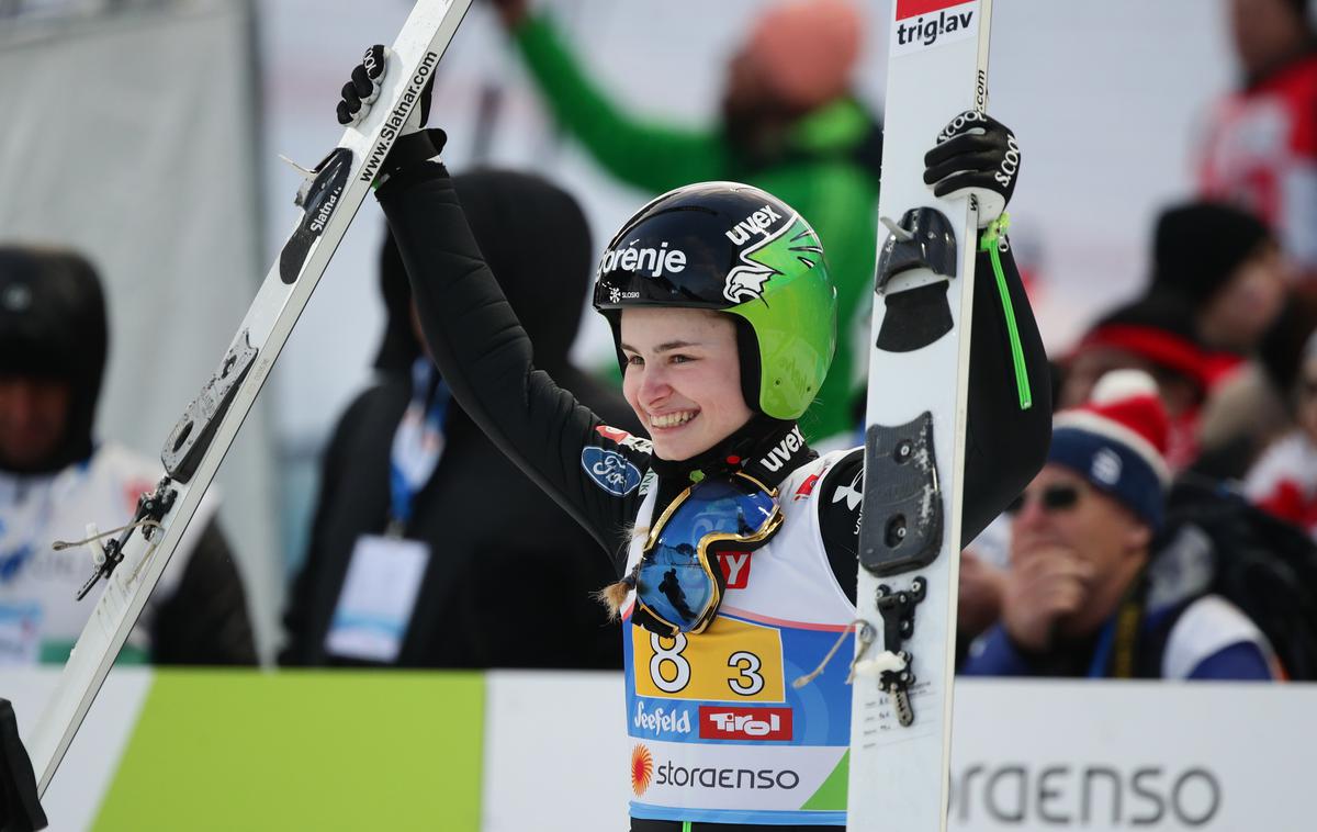 Nika Križnar | Nika Križnar je s sedmim mestom dosegla najboljši rezultat med slovenskimi skakalci na posamični tekmi. Vknjižila je še dve četrti mesti - na ženski ekipni tekmi in tekmi mešanih ekip. | Foto Reuters