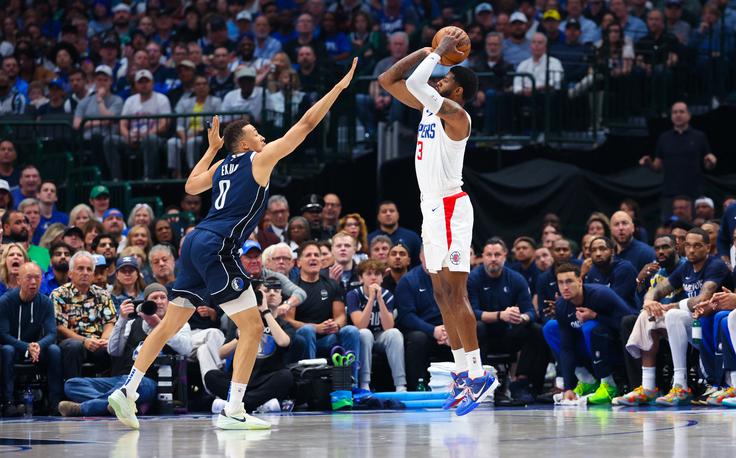 Paul George je srečanje končal pri 33 točkah, dosegel je sedem trojk. | Foto: Reuters