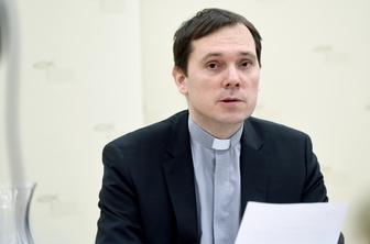 V Ljubljani grafit, ki duhovniku Strehovcu grozi s smrtjo