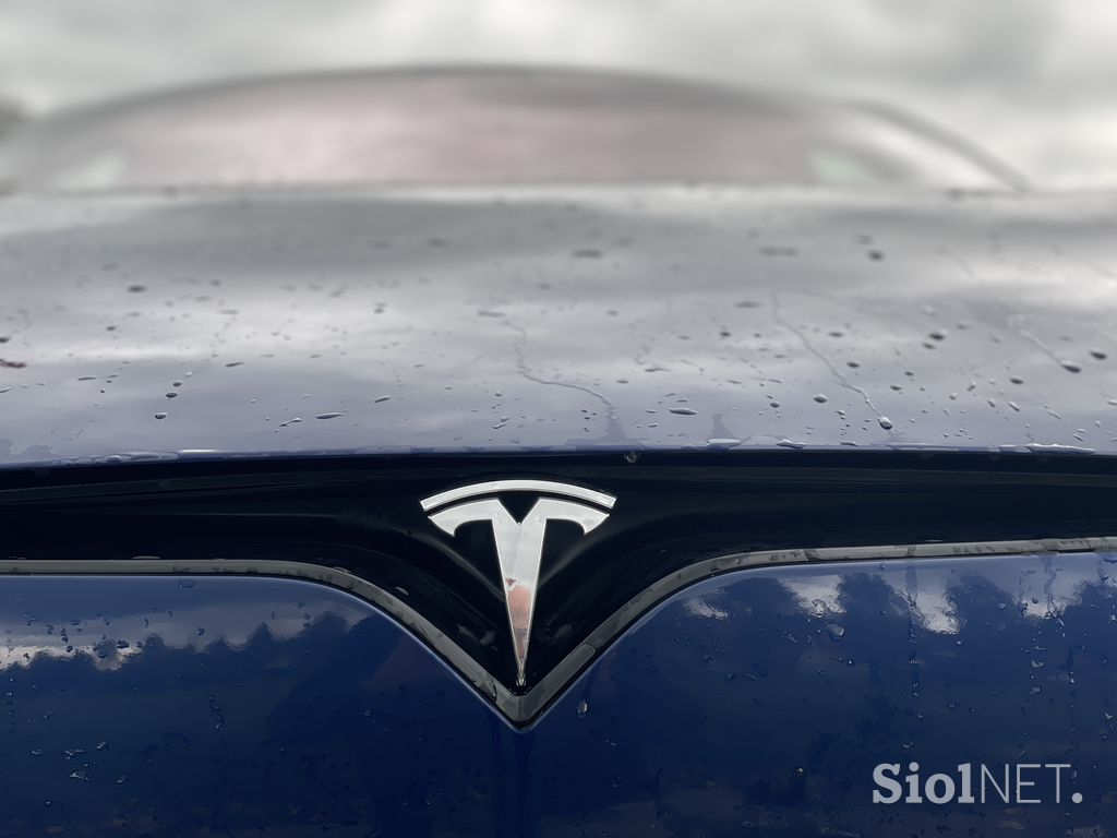 Tesla model S