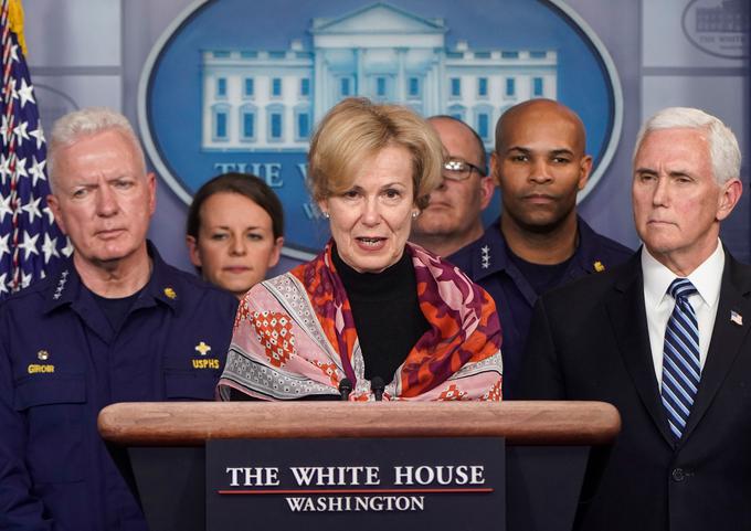Najprej je bila prvi obraz Trumpove skupine za boj proti novemu koronavirusu imunologinja, diplomatka in nekdanja vojaška zdravnica Deborah Birx. | Foto: Reuters