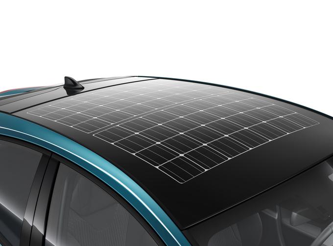 Določeno povečanje dosega omogoča tudi sončna streha. | Foto: Toyota