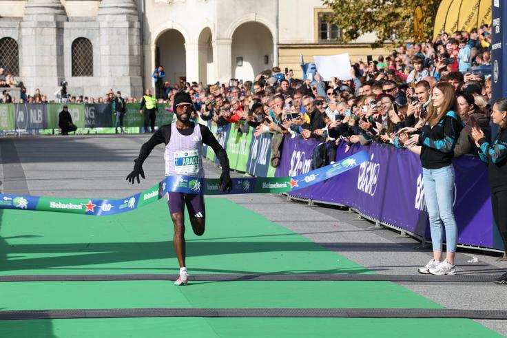 Etiopijec Abadi Gebresilase Haftamu, zmagovalec 29. izvedbe ljubljanskega maratona. | Foto: Bojan Puhek