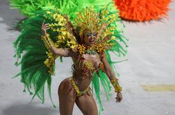 Plesalke v Riu razvnele obiskovalce karnevala #video