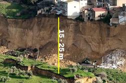 Po plazu na Siciliji evakuirali več kot tisoč ljudi #video