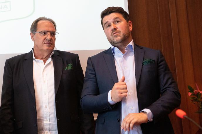 Adam Delius Igor Barišić Olimpija | Pri Olimpiji so ogorčeni nad spornimi sodniškimi odločitvami v korist Brava. | Foto Vid Ponikvar