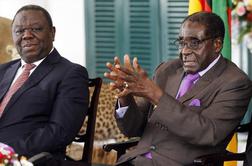 Po 33 letih konec vladavine Mugabeja v Zimbabveju?