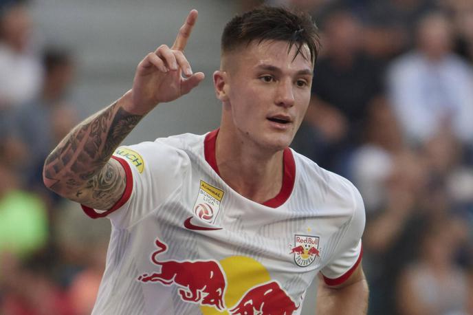 Salzburg Benjamin Šeško | Benjamin Šeško se danes ne bo prvič pomeril z Liverpoolom. Rdečim je povzročil ogromno težav že leta 2022, ko je nosil še dres Salzburga. | Foto AP / Guliverimage