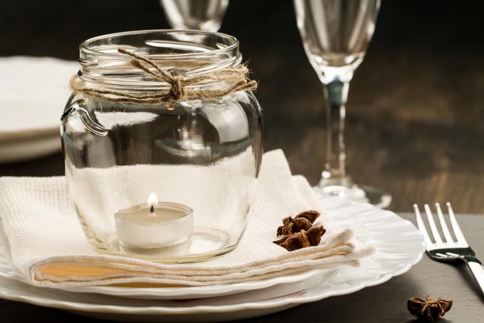 Odlična rešitev za nežno svetlobo sveč na mizi s slavnostno večerjo | Foto: Thinkstock