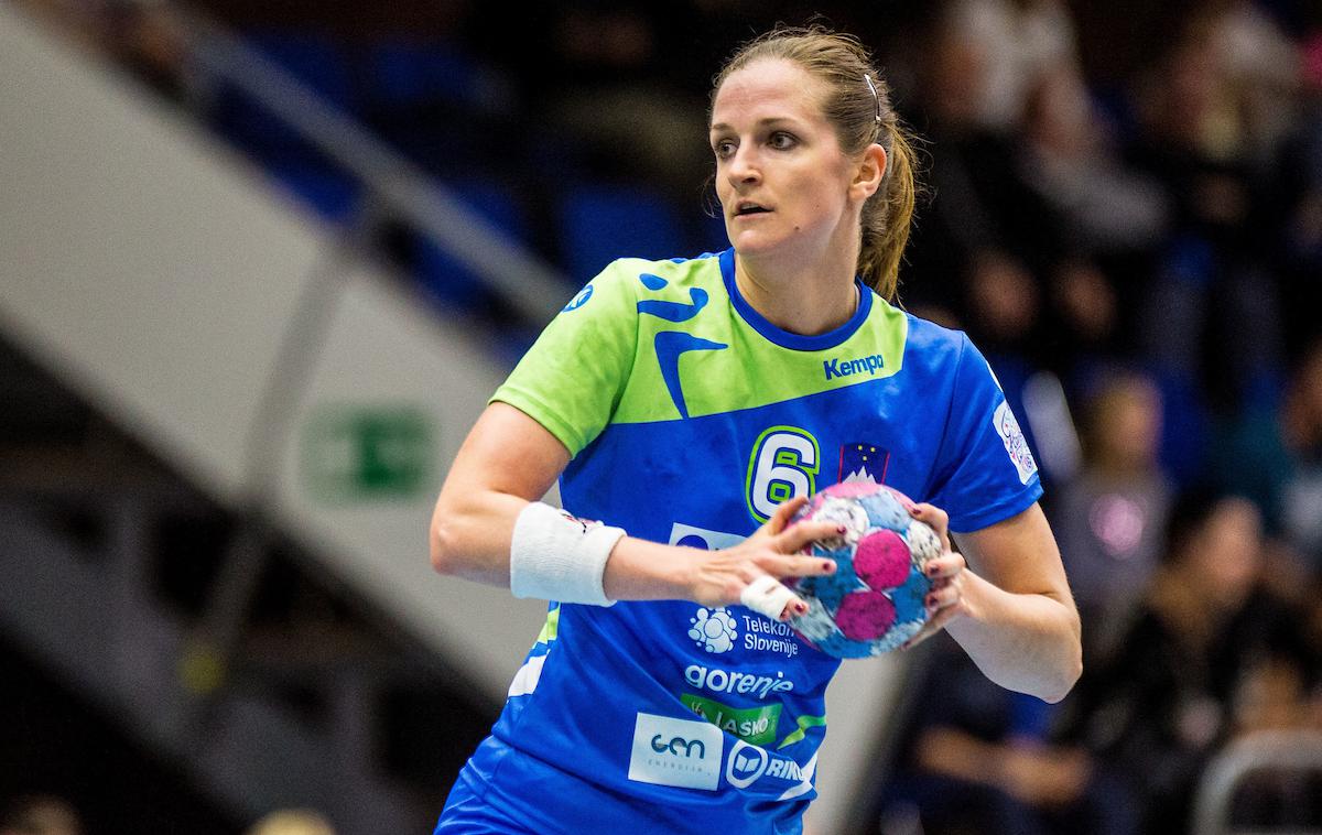 Ana Gros | Slovenke so na zadnji tekmi EP z 29:27 premagale Rusinje. Ana Gros je zadela kar 12-krat. | Foto Grega Valančič/Sportida