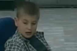 Prepoznate tega znanega slovenskega podkasterja? Nekoč je zaigral v priljubljeni humoristični seriji.