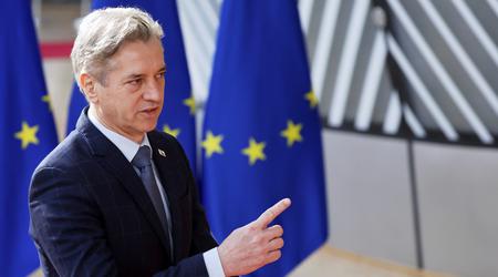 Golob: Tudi mi se ne vtikamo v notranje zadeve drugih držav