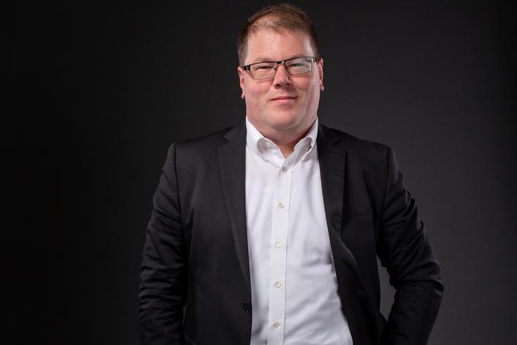 Siolov kolumnist Boštjan Udovič je redni profesor s področja diplomacije na Fakulteti za družbene vede Univerze v Ljubljani. Kot gostujoči profesor predava tudi na oddelku za politične vede in sociologijo Univerze v Salzburgu. Je navdušen poslušalec klasične glasbe in soskrbnik mačka Boška. Kolumne na Siolu objavlja vsako tretjo nedeljo v mesecu. | Foto: Siol.net