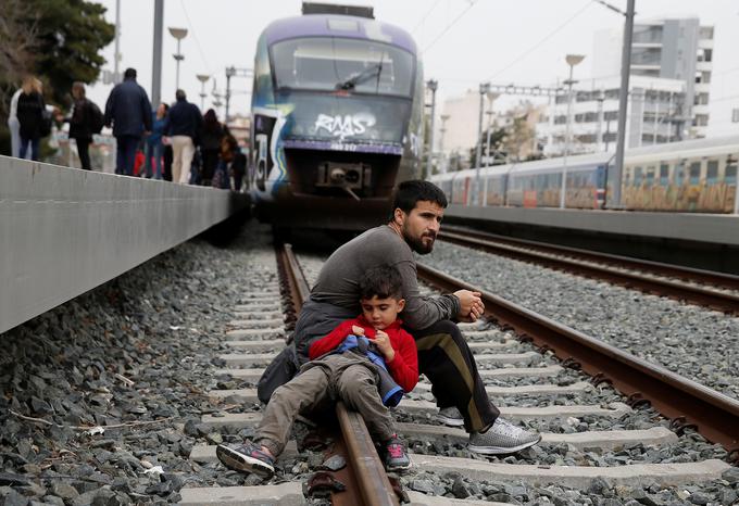 Policija letos zaznava trend strmega naraščanja števila ilegalnih prehodov državne meje. Struktura ilegalnih migrantov po državljanstvu se spreminja, opazno je predvsem povečanje števila državljanov Alžirije, Pakistana in Maroka. | Foto: Reuters