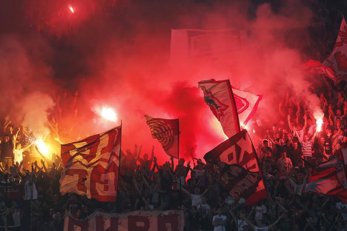 Navijaška skupina Crvene zvezde Delije je jeseni uživala v nastopih nogometašev v ligi prvakov. | Foto: Reuters
