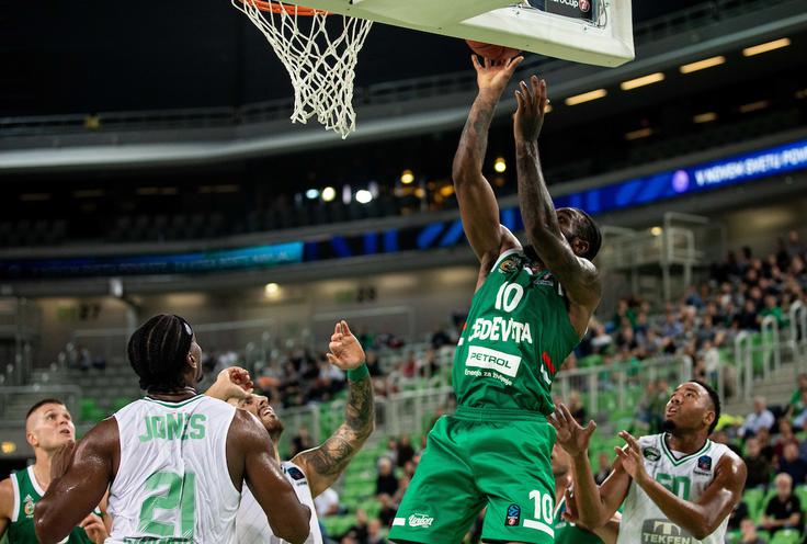 Cedevita Olimpija je ligo ABA odprla z zmago. | Foto: Vid Ponikvar/Sportida
