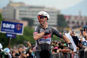 Groves olajšan po zmagi. Perez o padcu: Očitno je deževalo olje!