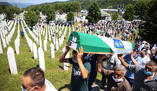 Bo 11. julij razglašen za mednarodni dan spomina na genocid v Srebrenici?