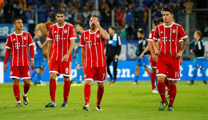 Zvezdniki münchenskega Bayerna so razočarani zapuščali zelenico štadiona Hoffenheima. | Foto: Reuters