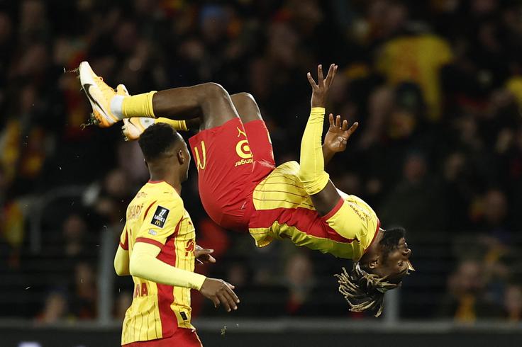 Allan Saint-Maximin je popeljal Lens v vodstvo proti Rennesu s 3:1. To je bil njegov prvi zadetek za novega delodajalca. | Foto: Reuters