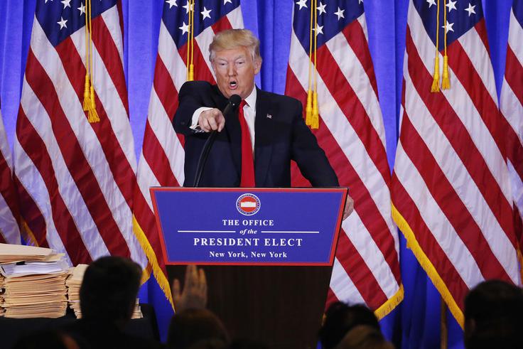 Donald Trump je medijsko hišo CNN obtožil, da širi lažne novice. | Foto: Reuters