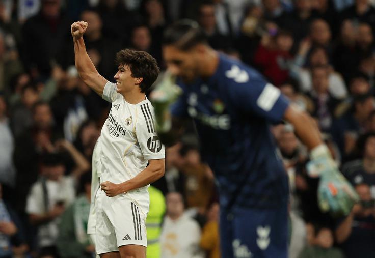 Gonzalo Garcia je spravil v dobro voljo navijače Reala proti Betisu. | Foto: Reuters