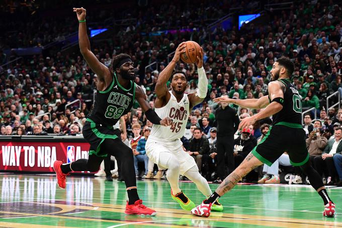 Donovan Mitchell je dosegel 35 točk, a na koncu s svojimi soigralci doživel prvi poraz v sezoni. | Foto: Reuters