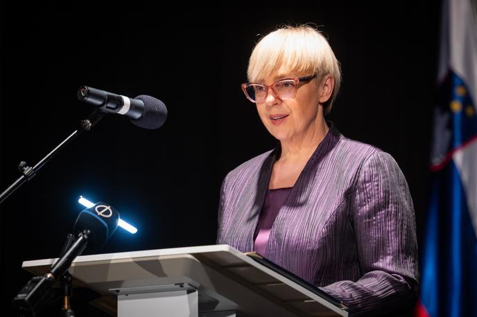 Nataša Pirc Musar | Dan samostojnosti in enotnosti po oceni predsednice republike Nataše Pirc Musar nosi zelo pomembno sporočilo prihodnosti o nezadržni moči poguma, odločnosti, upanja, vere v prihodnost in predvsem enotnosti. | Foto STA