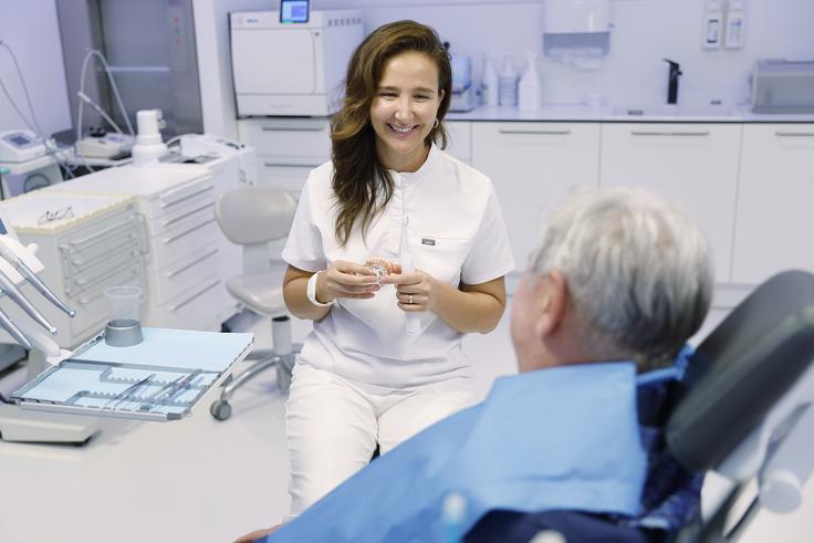 Terapiji All-on-4 in All-on-X spadata med najsodobnejše rešitve za ljudi, ki so delno ali popolnoma brez zob oziroma že dalj časa nosijo zobno protezo.  | Foto: ORTOIMPLANT DENTAL SPA