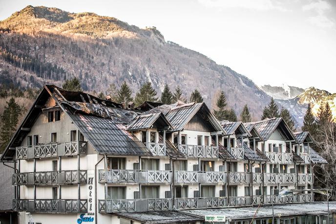 Po požaru v Bohinju: V vrhnjih nadstropjih je šlo za življenja #foto